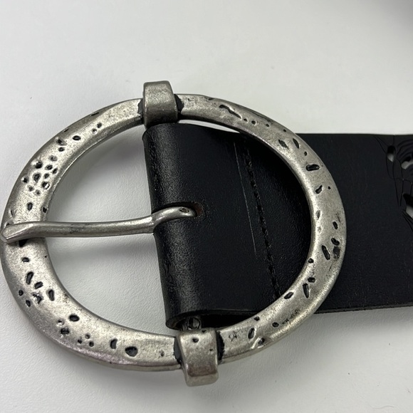 Black Leather Laser Cut-out Belt with Hammered Silver Buckle - Picture 2 of 10
